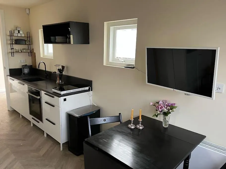 Renovated & Private Tinyhouse Den Haag Short Stay Appartment-1