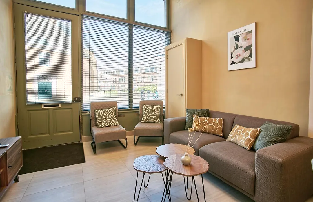 Seaside Design Apartment-1
