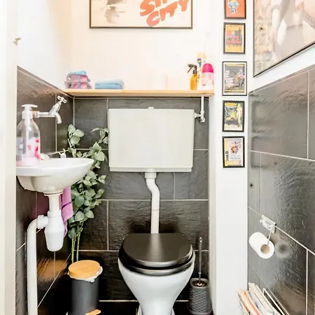 Cozy Private Room In Shared Apartment, Close To Beach And City Center-3