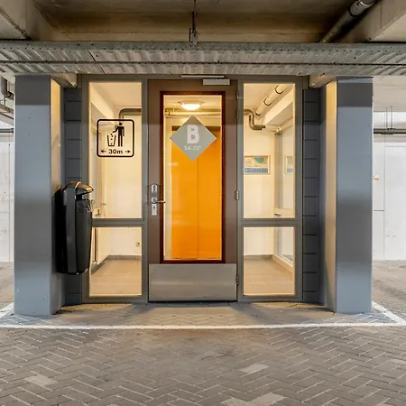BizStay Harbour I Scheveningen Apartments-3
