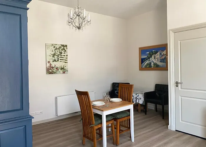 Ferienwohnung Basic Little House Scheveningen Den Haag