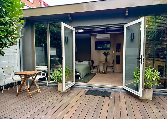 City Oasis With Private Parking Den Haag