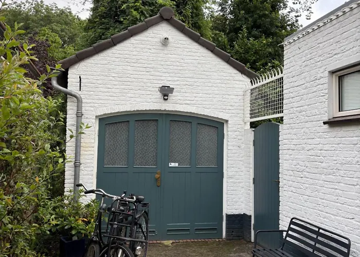 Renovated & Private Tinyhouse Den Haag Short Stay Appartment